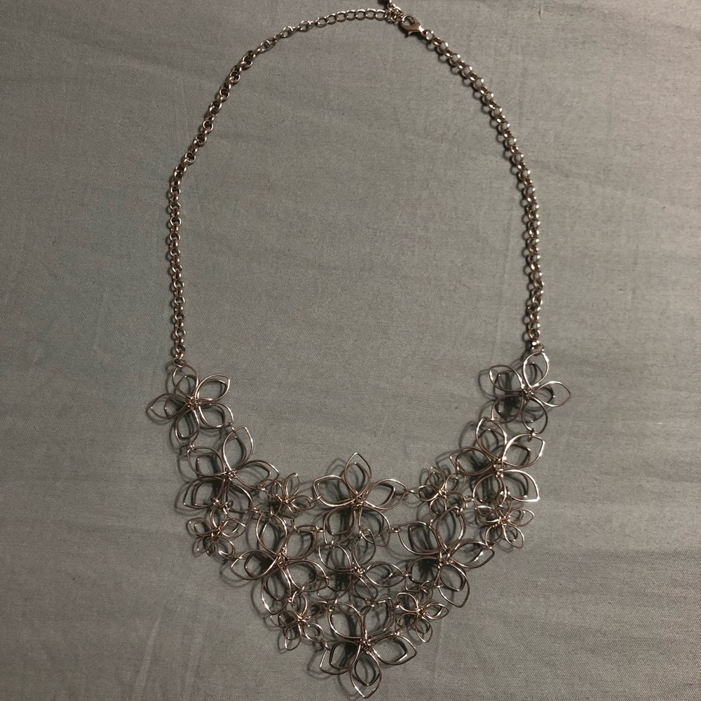 Flower Necklace! - Picture 3 of 4